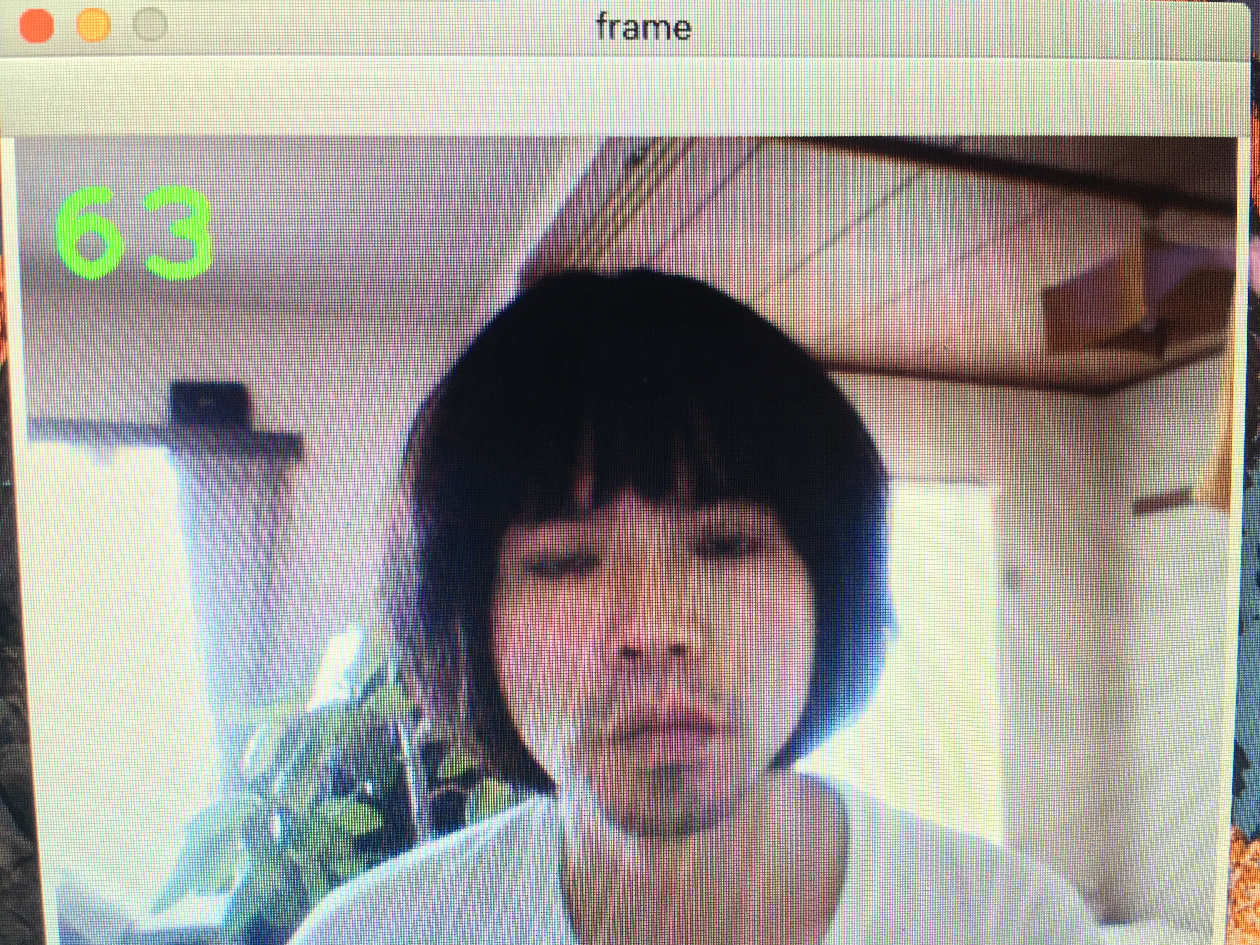WEBカメラの映像をPythonとOpenCVで顔認識して遊ぶ